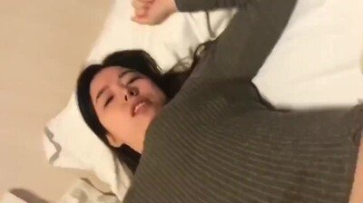 偷情朋友的大胸漂亮女友她承认我操更爽